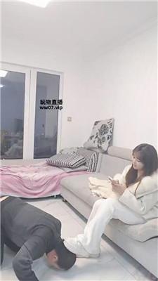 开发大神 强迫磕头犯贱-舔脏鞋底 JS250329-24 套路直播库 第4张