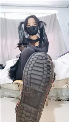我是女王也是萝莉 今天双马尾狗东西流口水了吧    250328-16 艾彩调教库 第10张