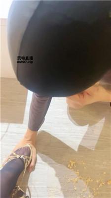 黛樱的bitch 高跟黑丝踩踏喂食-涂鸦羞辱 JS250328-36 艾彩调教库 第3张