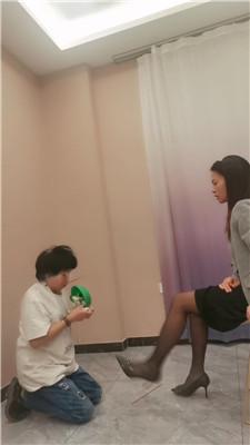 夸梨 母畜-姐妹花脚下喂食【双视角版】 JS250331-21 套路直播库 第8张