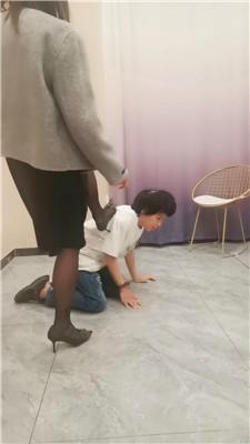 夸梨 母畜-姐妹花脚下喂食【双视角版】 JS250331-21 套路直播库 第5张
