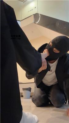华鲁S区 舔闻脏鞋臭脚丫-碾压踩 JS250330-14 套路直播库 第7张