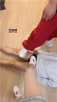 Wh情侣 衣架各种抽-舔脏鞋踩踏  JS250330-18 套路直播库 第6张