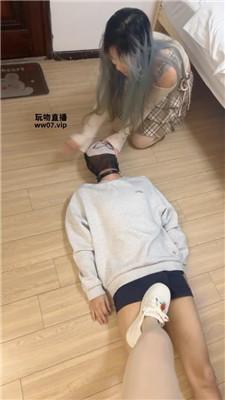 Wh情侣 衣架各种抽-舔脏鞋踩踏  JS250330-18 套路直播库 第8张