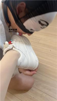 Wh情侣 衣架各种抽-舔脏鞋踩踏  JS250330-18 套路直播库 第5张