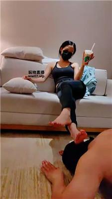 苏大大 下跪吮吸脚趾缝/长靴高跟踩踏 bf51862 艾彩调教库 第14张