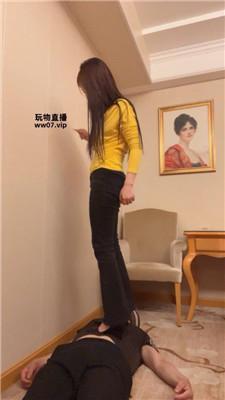 琼爷 高跟S-骑狗背鞭打-脚耳光 JS250414-29 套路直播库 第15张