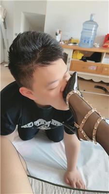 泽莉 彻底犬化贱奴-铆钉高跟黑丝虐 JS250411-5 艾彩调教库 第5张
