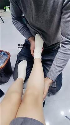 苏苏不苏 拖鞋白袜脚踩虐骚狗 JS250403-26 艾彩调教库 第3张