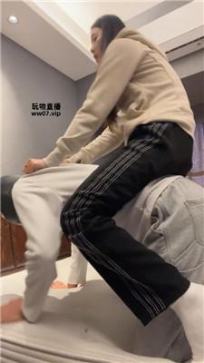 伊未 运动鞋白袜踩-坐脸窒息 bf51968 艾彩调教库 第11张