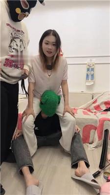 Qi7 情侣主暴力虐打绿帽奴 JS250403-19 套路直播库 第3张