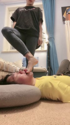 【鹿梦兮】脚奴的下贱生活 bf23024