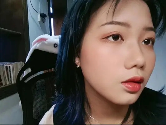 【00后蕬小乃】踩档虐裆，踢裆，恋足舔脚-HD绳艺资源网