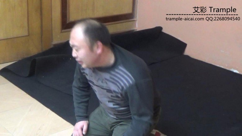 女老大教训组织人员