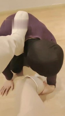 【嫦曦】长靴白袜肉丝踩+求圣水 bf22105-HD绳艺资源网