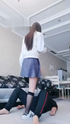 【猫神大人】JK小姐姐黑丝白鞋虐杀 bf19439