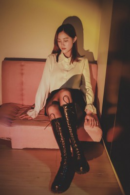【黑丝诱惑】舌头清理素女沐沐原味脏白靴并耳光虐乳 YC-220419-2 网友原创 第3张
