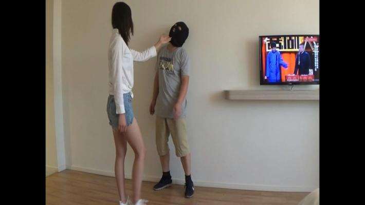 美女诱杀劫匪