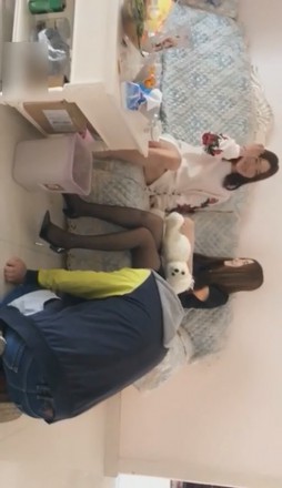 VIVI带狗拜访闺蜜