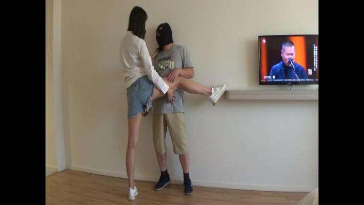 美女诱杀劫匪
