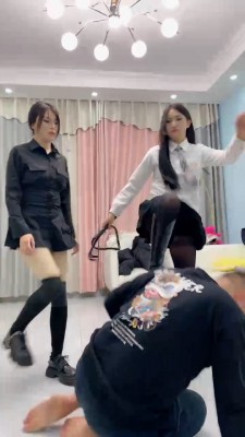 【君舞女王】双S-精神小妹虐打踩踏 bf22330-HD绳艺资源网