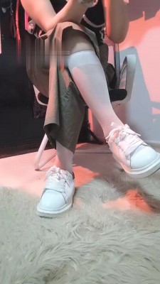 【乐爷】脚垫的幸福生活 bf17559-HD绳艺资源网