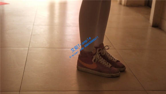 青春少女白丝运动鞋