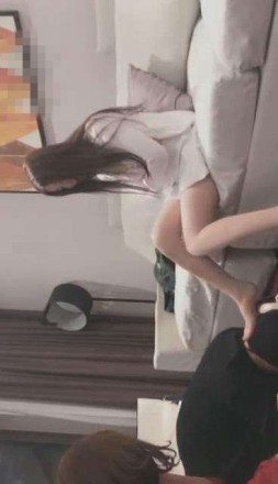 vivi女神最新玩弄淫荡男女奴践踏吃口水 网友原创 第6张