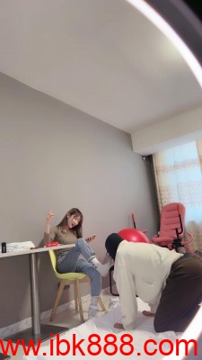 【精神小妹】舔脚专场 bf23525-HD绳艺资源网