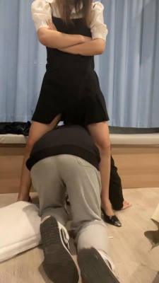 【关关】小萝莉欺负学长/腿绞/踩狗爪 bf12196