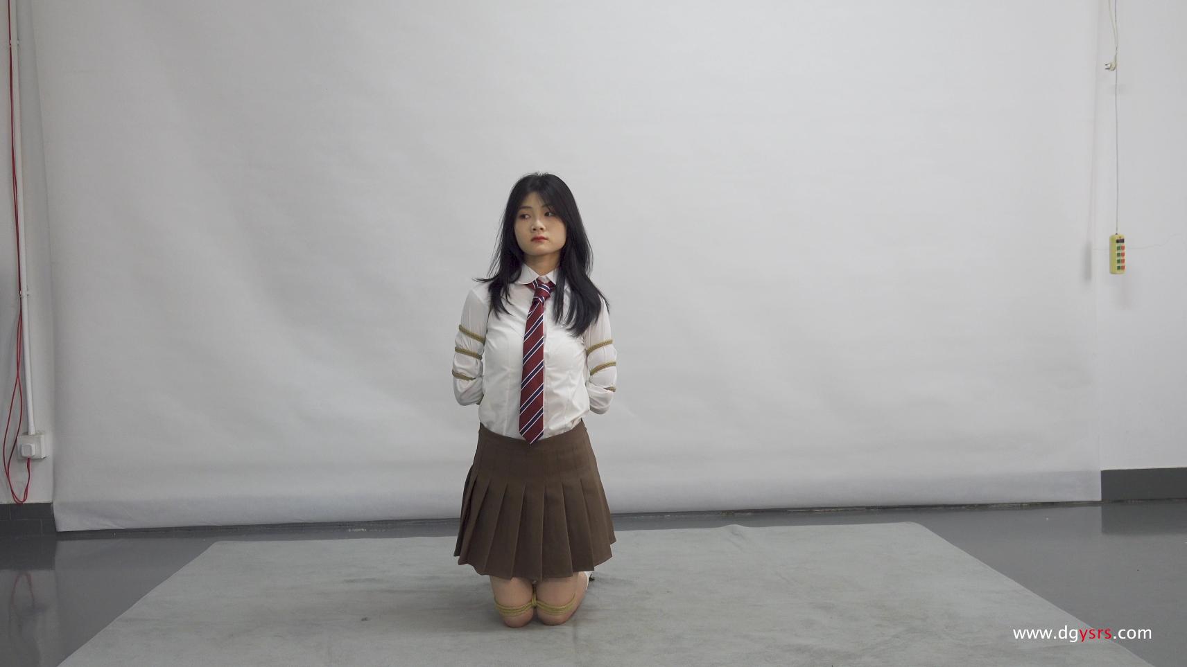 【艺束人生】2023_21期视频 欣玥JK服五花kb海老虎尝试 精品资料库 第6张