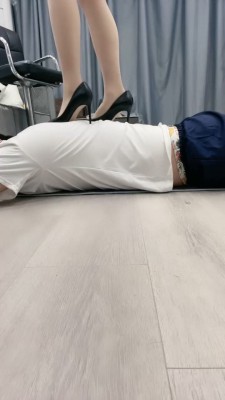 【樱桃大大】萝莉主高跟踩虐 bf19799