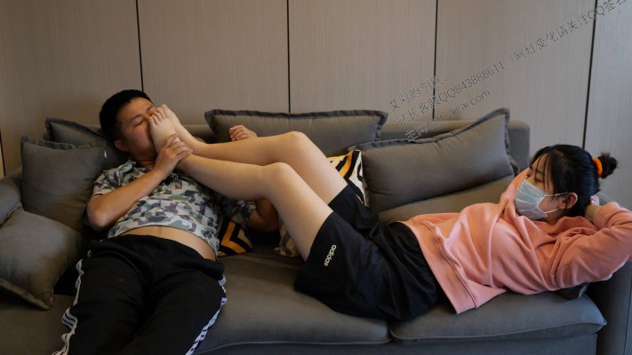 【第5风格】等00后幼师下课后舔她的嫩脚 YC-230228