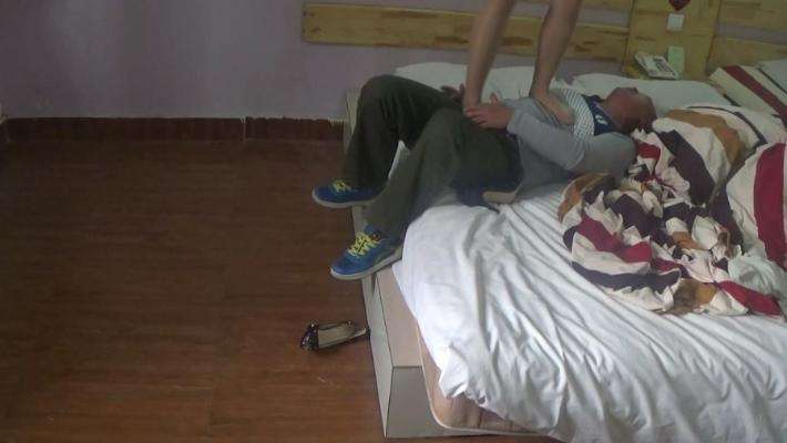 女特工诱杀对手训练