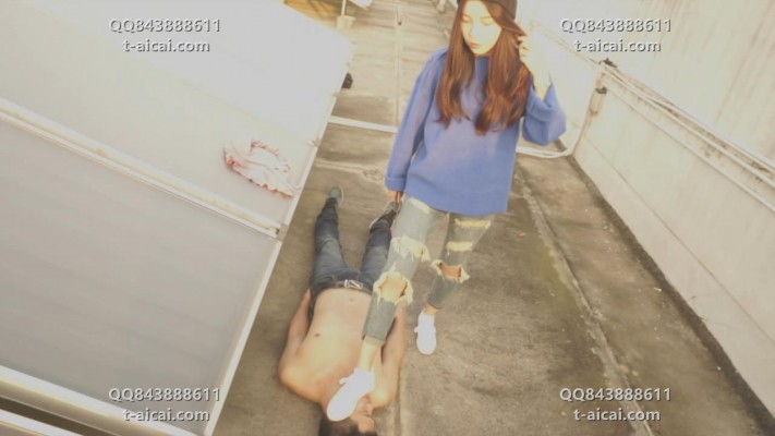 【婉慈Icon】绝版-南一天台暴力虐尾随男（航拍，踩烂舌头） TTTIO-20220129 网友原创 第14张