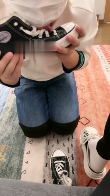 【奈奈生】舔女友的各种脏鞋  JS22100701-HD绳艺资源网