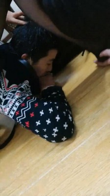 【一璇】家奴打扫卫生素人表弟突然客串当狗【双视角版】  JS22122701