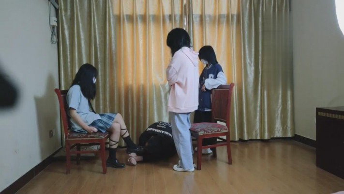 【最抗揍M】假期学生们群殴班主任 bf11884