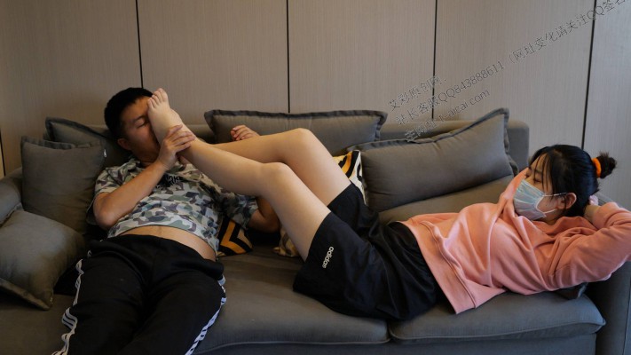 【第5风格】等00后幼师下课后舔她的嫩脚 YC-230228