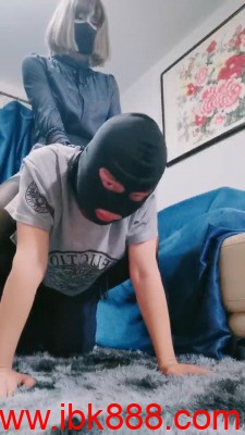 【北京杰哥】脚垫伺候主人舔脏鞋底鞭打 bf23554