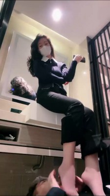 【禾末】白领出差虐废老板 bf22957