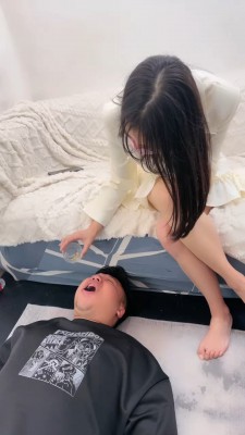 【素人星探】舔脏皮鞋+嘴洗黑丝圣水 bf23273